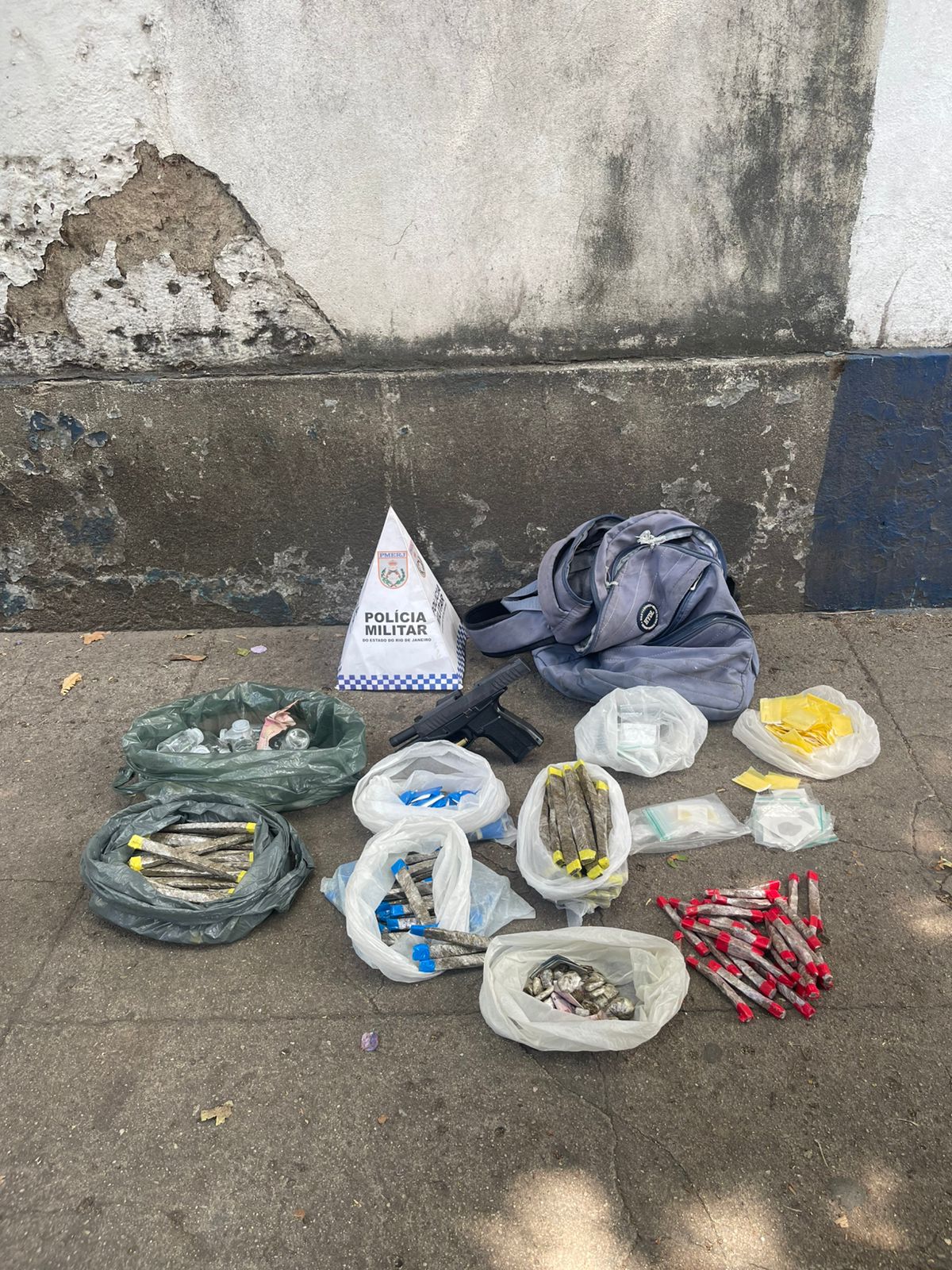 6º BPM apreende drogas na Comunidade Mata Machado, no Alto da Boa Vista